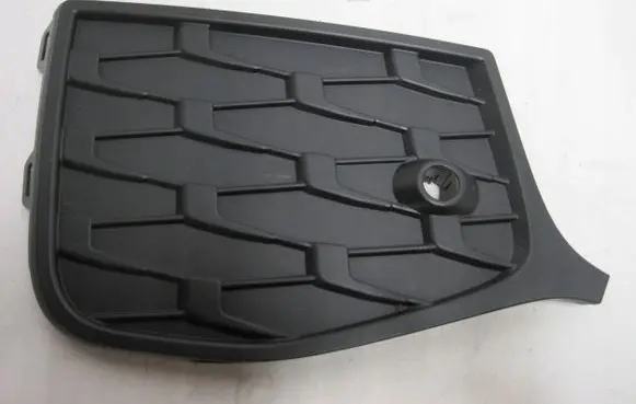 Audi Q3 FJN Front grill 83H807682A LWK3263