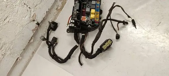 Mercedes-Benz A W176 Fuse box set A2465403803