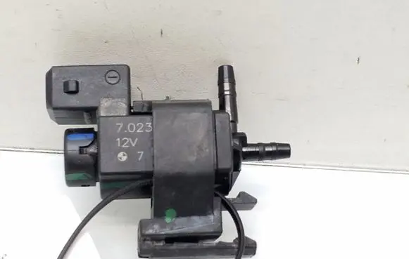 BMW 5 F10 F11 Turbo solenoid valve 70231800 7810831