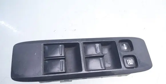 Nissan Primera Electric window control switch 25401AV640