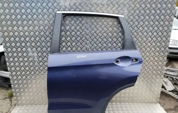 Honda CR-V Rear door
