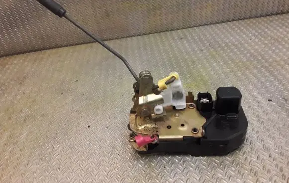 Jeep Grand Cherokee (WK) Rear door lock