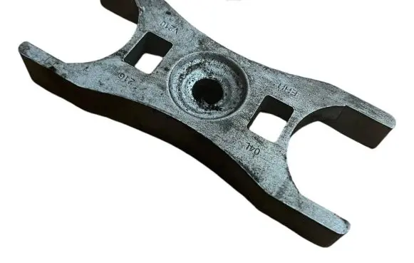 Skoda Octavia Mk3 (5E) Fuel Injector clamp holder 04l216