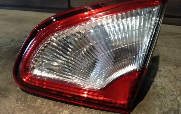 Nissan Qashqai+2 Tailgate rear/tail lights 89503209