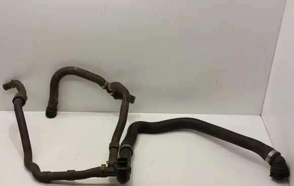 Engine coolant pipe/hose
