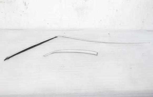 Mercedes-Benz W123 Roof trim bar molding cover 