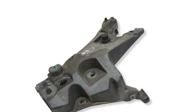 Volvo S60 Fender mounting bracket 31468232 AD701