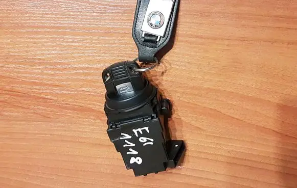 BMW 5 E60 E61 Ignition lock 1118 6954722