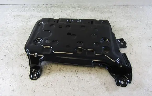 Audi Q7 4M Other under body part 4M0825853