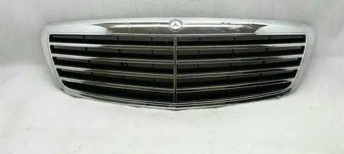 Mercedes-Benz S W221 Front bumper upper radiator grill A2218800083