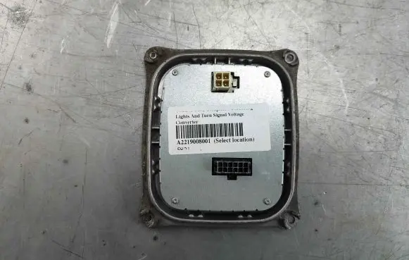 Mercedes-Benz S W221 Xenon control unit/module A2219008001
