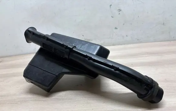 Intake resonator