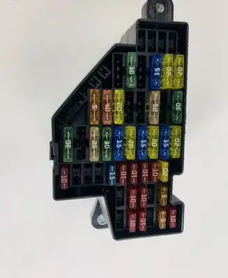 Volkswagen PASSAT B7 Fuse module 2062929639