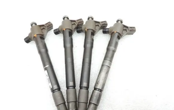 Mazda 6 Fuel injector SH0113H50