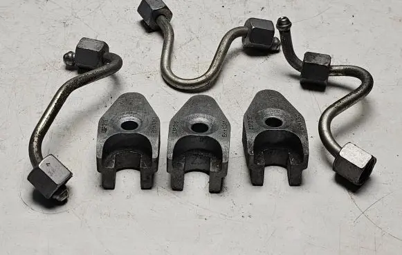 Volkswagen Polo V 6R Fuel Injector clamp holder EHHV240 03P216