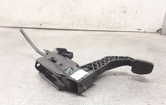 Audi A2 Clutch pedal 8Z1721059D