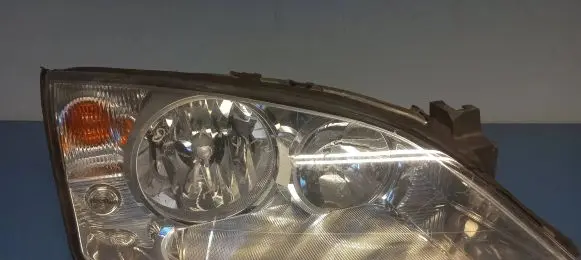 Ford Mondeo Mk III Headlight/headlamp 0301174602