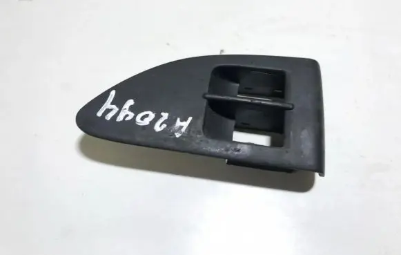 Volkswagen PASSAT B5.5 Front door window switch trim 