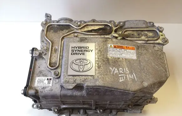 Toyota Yaris Voltage converter inverter G920052033 G920152013