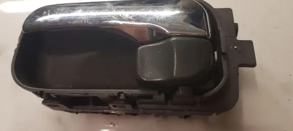 Nissan X-Trail T30 Front door interior handle
