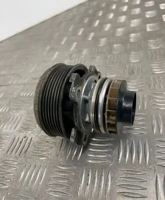 Nissan Navara D23 Water pump 210105857R