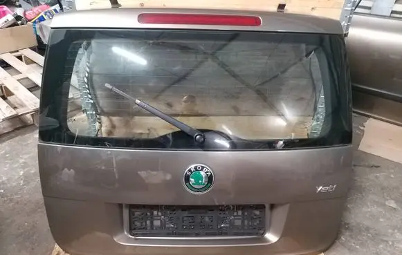 Skoda Yeti (5L) Tailgate/trunk/boot lid LF8N
