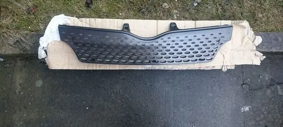 Toyota Yaris Verso Front grill