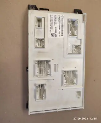 Mercedes-Benz ML W166 SAM control unit A1669009411