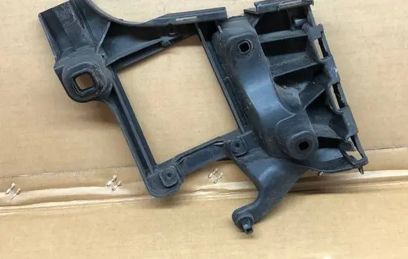 Audi A6 S6 C7 4G Rear bumper mounting bracket 4G9807393