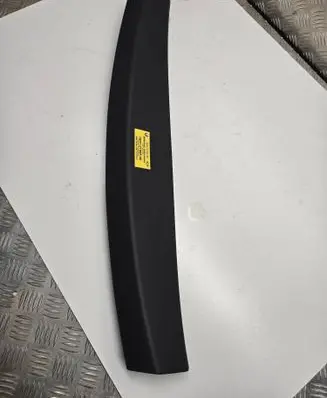 BMW X2 F39 Tailgate/trunk upper cover trim 7423850