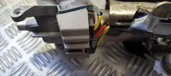 Ford Focus Ignition lock contact 