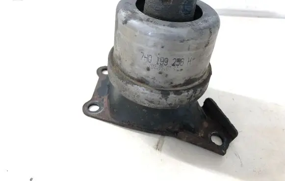 Volkswagen Transporter - Caravelle T5 Engine mount bracket 7H0199256H