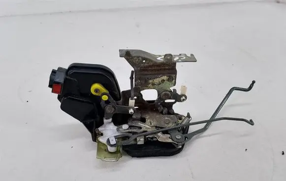 Hyundai Tiburon Front door lock
