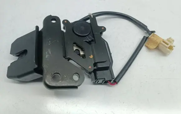 Toyota Avensis T250 Loading door lock 