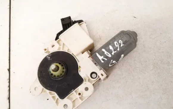 Opel Signum Rear door window regulator motor 0536007701