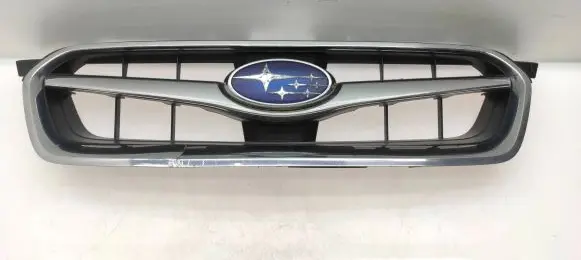 Subaru Legacy Front bumper upper radiator grill