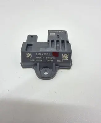 BMW 5 F10 F11 Glow plug pre-heat relay 8519472 130523 0522140104