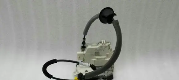 Audi A1 Front door lock 8X2837015