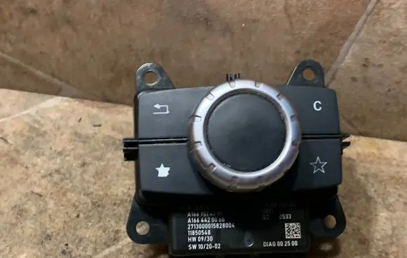 Mercedes-Benz ML W166 Head unit multimedia control A1669003501