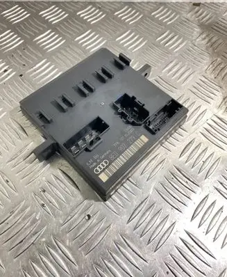 Audi A4 S4 B6 8E 8H Comfort/convenience module 8E0907279C