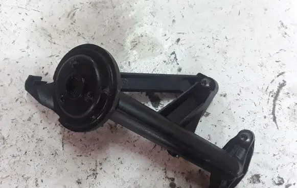 Ford Focus Oil sump strainer pipe 9643755580