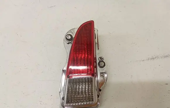 Hyundai Elantra Tailgate rear/tail lights 924022D