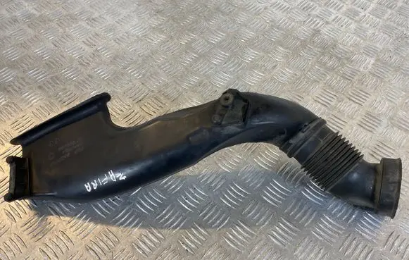 Opel Zafira B Air intake duct part 55351756 551020308