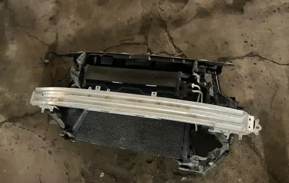 Chrysler Pacifica Radiator support slam panel