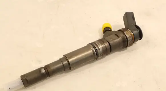 BMW 3 E46 Fuel injector 0445110131