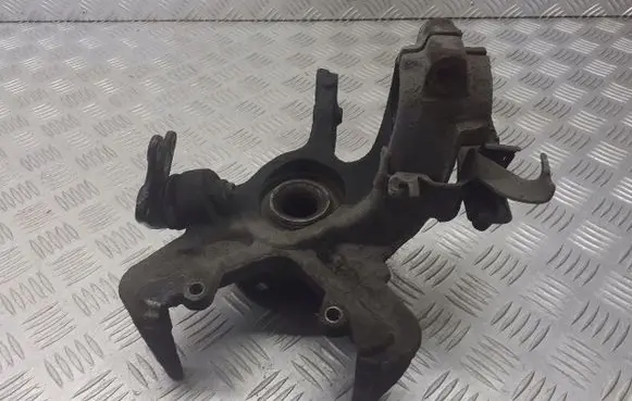 Skoda Fabia Mk1 (6Y) Front wheel hub spindle knuckle