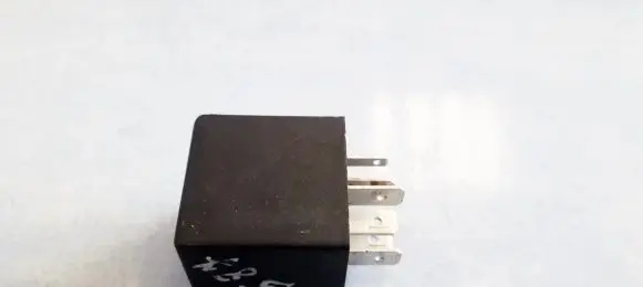 Volkswagen Golf II Other relay 191955531