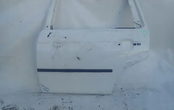 Ford Mondeo Mk III Rear door
