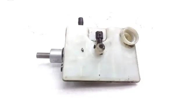 Renault Master III Master brake cylinder 03350890481 03350890491