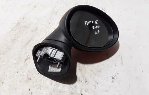 Mini Cooper Countryman R60 Front door electric wing mirror 9805060